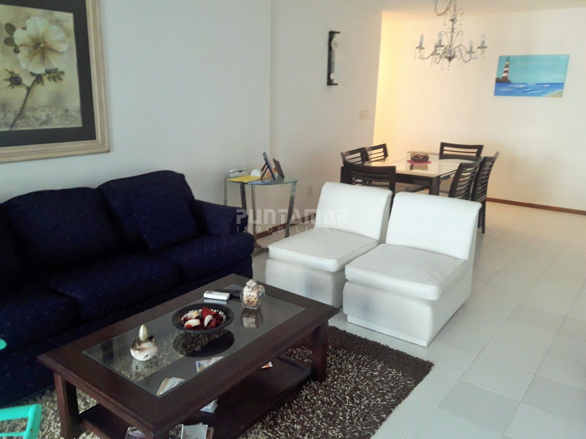 Apartamento ID.211857 - EDIFICIO CON AMENITIS A PASOS DE PLAYA BRAVA , DOS DORMITORIOS Y DEPENDENCIA DE SERVICIO.