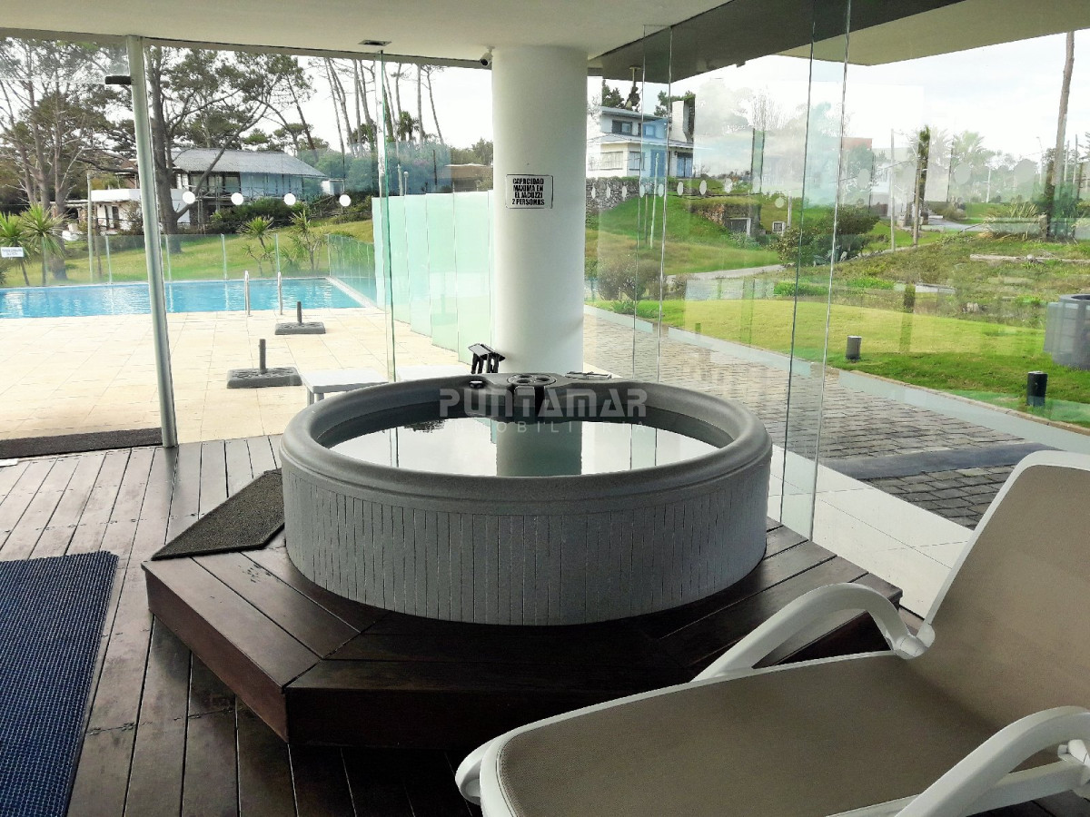 Apartamento ID.211775 - DIVINO DUPLEX DE TRES DORMITORIOS, AMPLIA TERRAZA Y UNA VISTA INCREÍBLE HACIA EL MAR