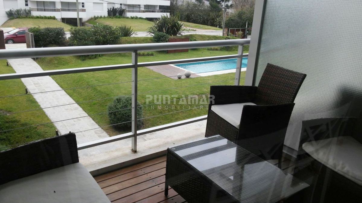 APARTAMENTO DE UN DORMITORIO, EN ZONA DE PLAYA BRAVA  PASOS DEL MAR, CUENTA CON TERRAZA LAVADERO Y PARRILLERO PROPIO - PMI211686A