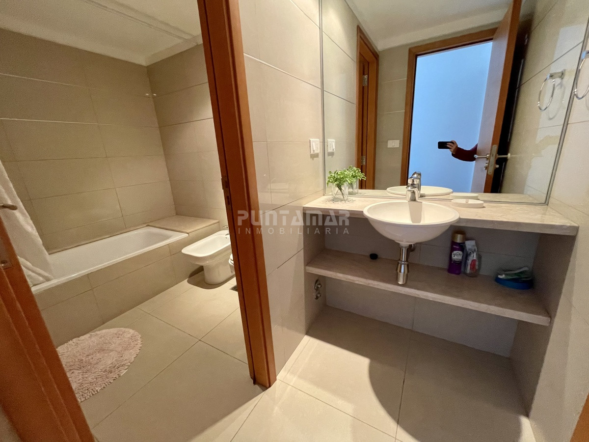 Apartamento ID.7021 - APARTAMENTO EN VENTA EN EDIFICIO TRESSESENTA , PISO ATO AL FRENTE