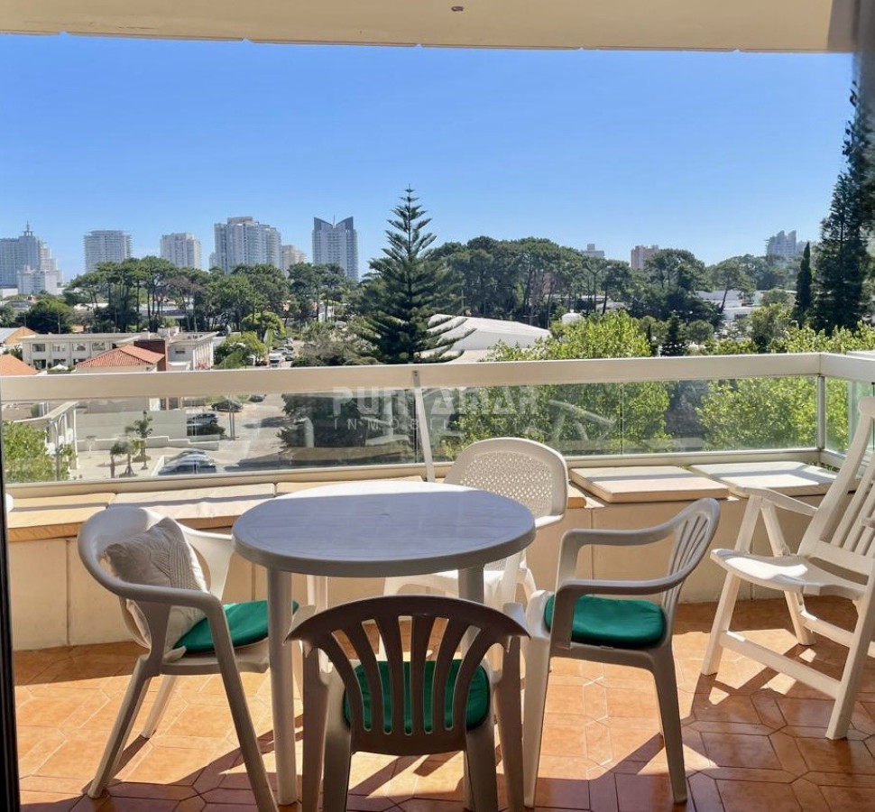 Apartamento ID.213655 - ALQUILER ANUAL DE APARTAMENTO DE 4 DORMITORIOS. PUNTA DEL ESTE
