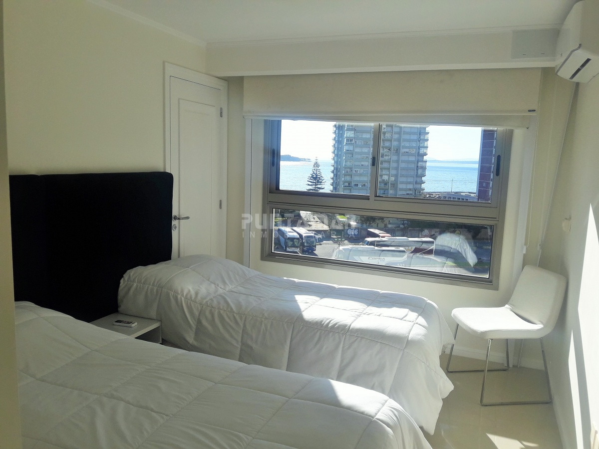 Apartamento ID.210213 - IMPORTANTE DEPARTAMENTO DE 3 DORMITORIOS EN SUITE CON VISTA AL MAR EN EDIFICIO DE GRAN CATEGORIA 
