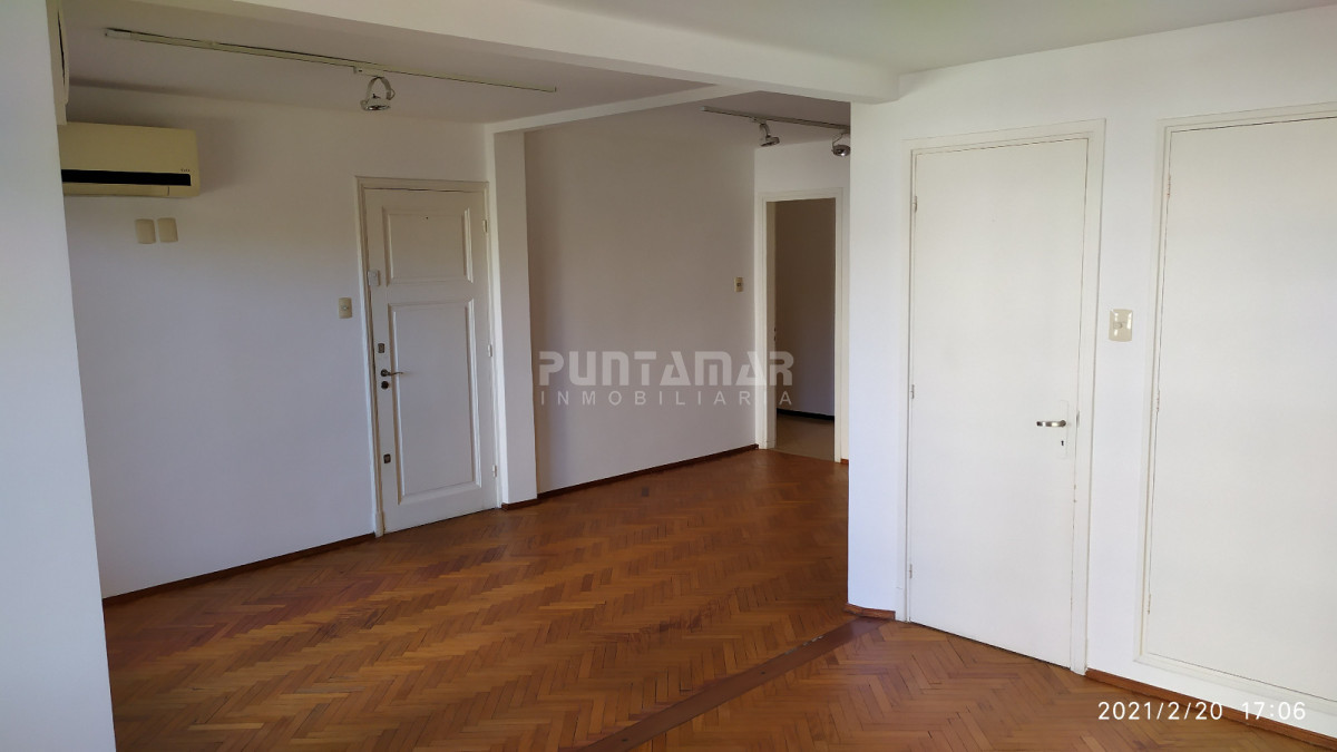 Apartamento ID.212850 - APARTAMENTO EN LA BLANQUEADA, MONTEVIDEO, IDEAL PARA INVERSION