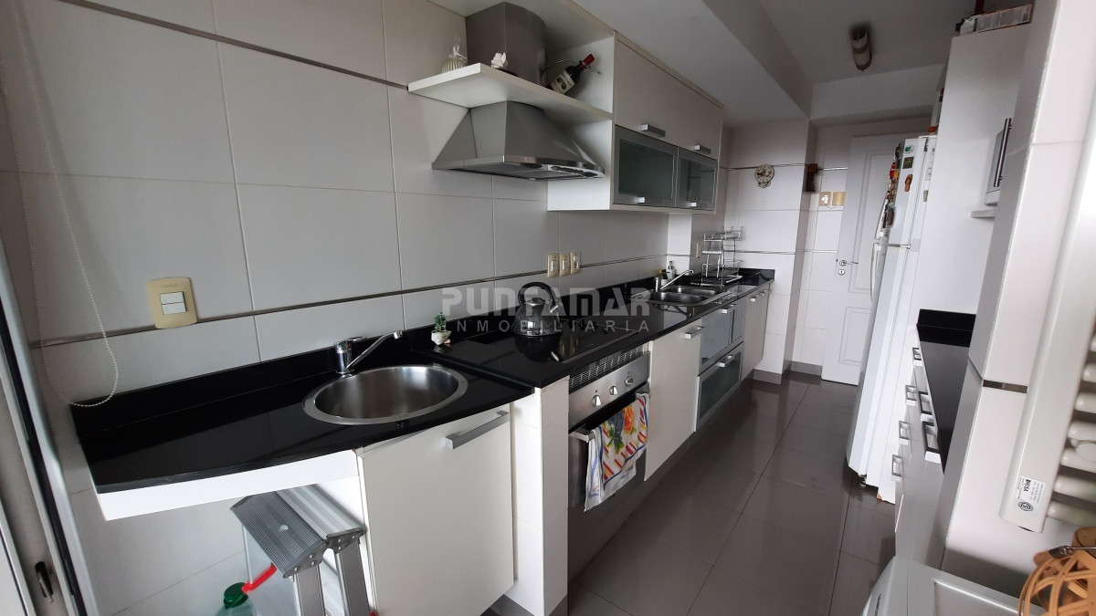 Apartamento ID.211635 - DEPARTAMENTO CON EXCELENTE VISTA A PLAYA MANSA 