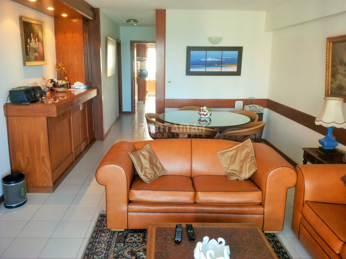 Apartamento ID.1290 - Departamento en alquiler en Peninsula, vista al mar, playa brava