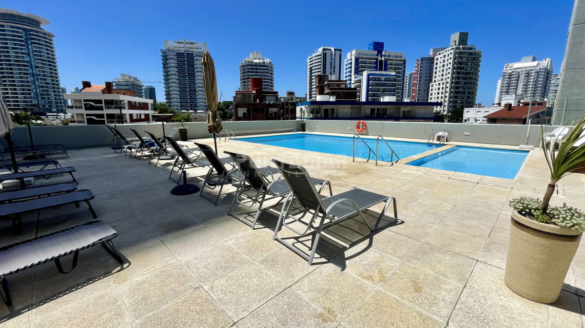 Apartamento ID.213542 - HERMOSO APARTAMENTO DE 1 DORMITORIO PRIMERA AL MAR LINEA EN PUNTA DEL ESTE 