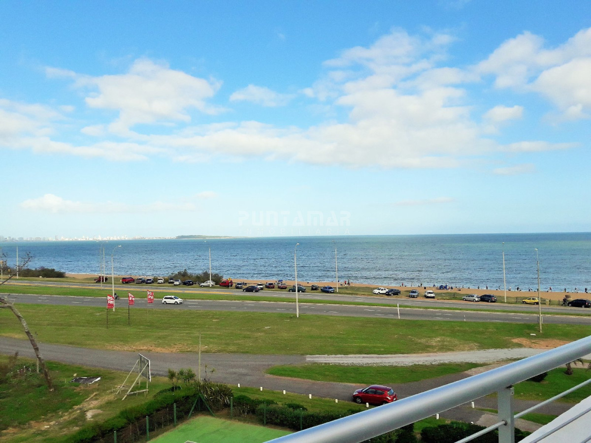 Apartamento ID.211775 - DIVINO DUPLEX DE TRES DORMITORIOS, AMPLIA TERRAZA Y UNA VISTA INCREÍBLE HACIA EL MAR