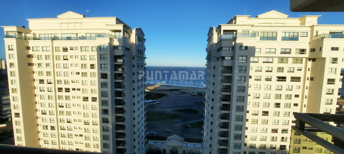 Apartamento ID.213328 - EXCLUSIVO DEPARTAMENTO DE 3 DORMITORIOS EN SUITE EN EDIFICIO DE CATEGORIA