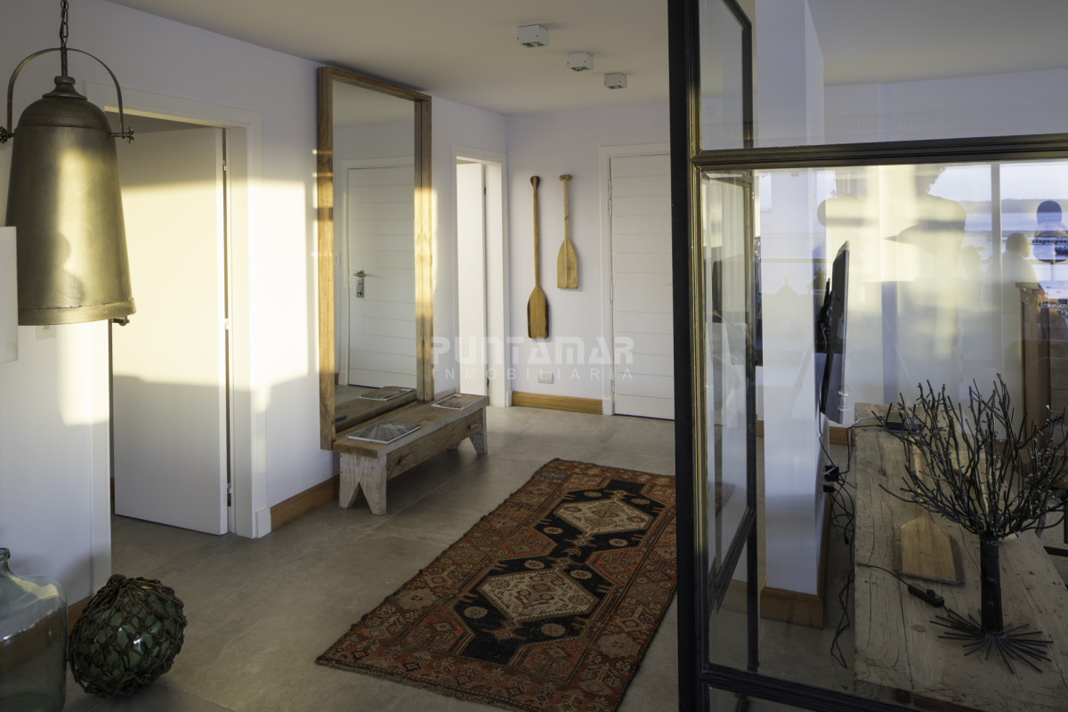 Apartamento ID.213482 - ESPECTACULAR APARTAMENTO RECICLADO DE 3 DORMITORIOS Y DEPENDENCIA CON VISTA AL MAR