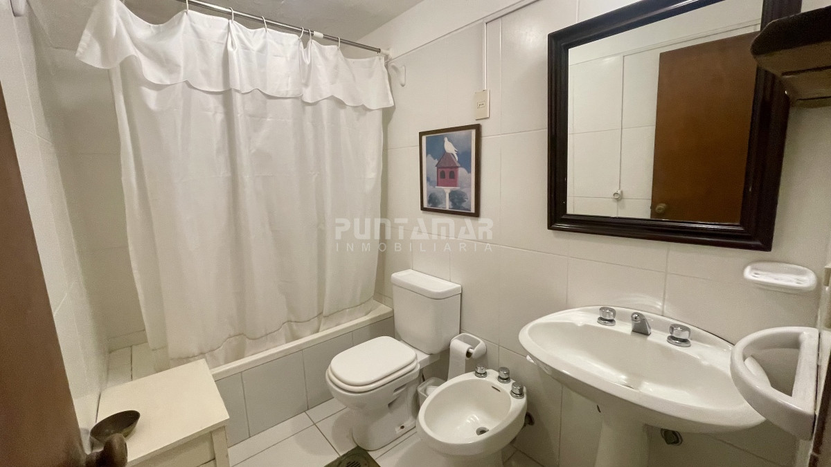 Apartamento ID.213325 - APARTAMENTO TRIPLEX 3 DORMITORIOS LA BARRA A METROS DE LA PLAYA
