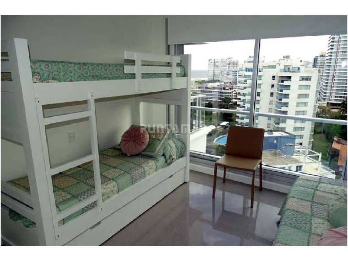 Apartamento ID.212766 - EXCLUSIVO DEPARTAMENTO DE 2 DORMITORIOS CON TERRAZA, PARRILLERO Y JACUZZI PROPIOS