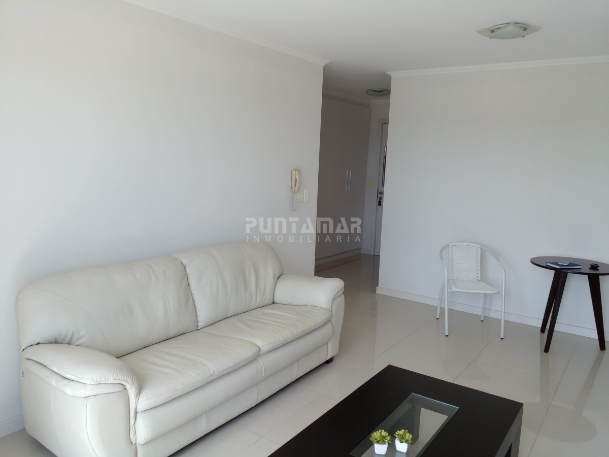 Apartamento ID.212573 - ALQUILER INVERNAL DEPARTAMENTO DE UN DORMITORIO EN EDIFICIO DE CATEGORÍA