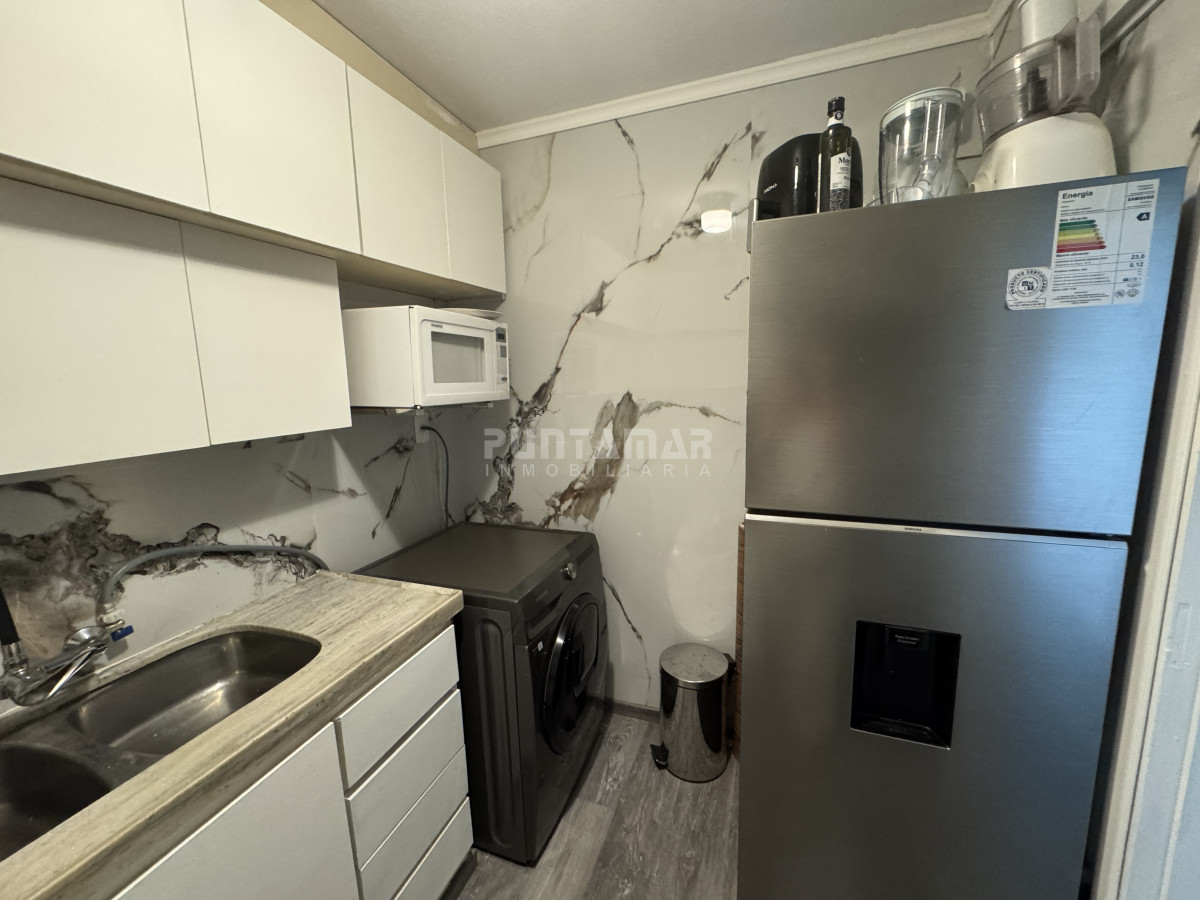Apartamento ID.213808 - Departamento en edificio Karol en venta