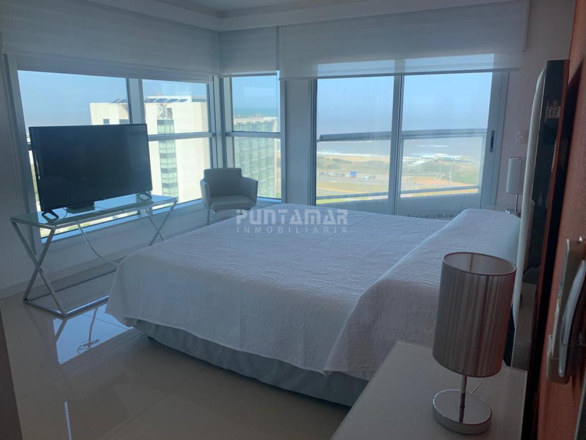Apartamento ID.212207 - DEPARTAMENTO DE 3 DORMITORIOS EN LA BRAVA EN EDIFICIO DE CATEGORIA