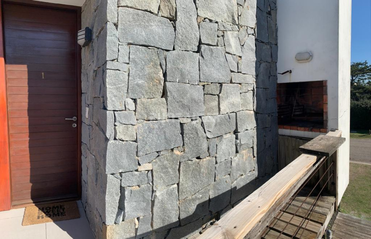 Apartamento ID.212752 - APARTAMENTO DE 3 DORMITORIOS, EN 3 NIVELES, CON INCREIBLES VISTAS AL MAR 