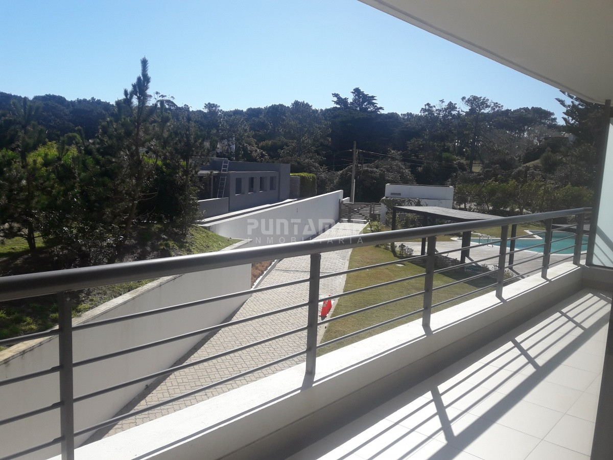 Apartamento ID.211814 - DIVINO APARTAMENTO FRENTE AL MAR , TRES SUITE CON SALIDA A TERRAZA PROPIA , AMPLIO LIVING COMEDOR, AMENITIS MUY COMPLETOS OFRECE EL EDIFICIO.
