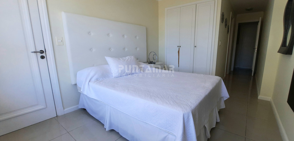 Apartamento ID.1339 - IMPORTANTE DEPARTAMENTO DE 3 DORMITORIOS EN SUITE 