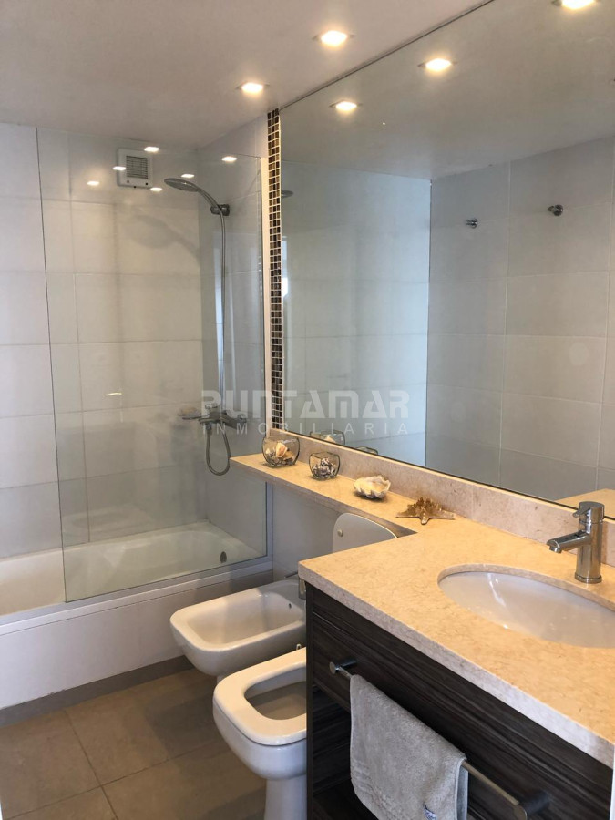 Apartamento ID.213634 - EXCLUSIVO DEPARTAMENTO DE 2 DORMITORIOS CON TERRAZA, PARRILLERO Y JACUZZI PROPIOS