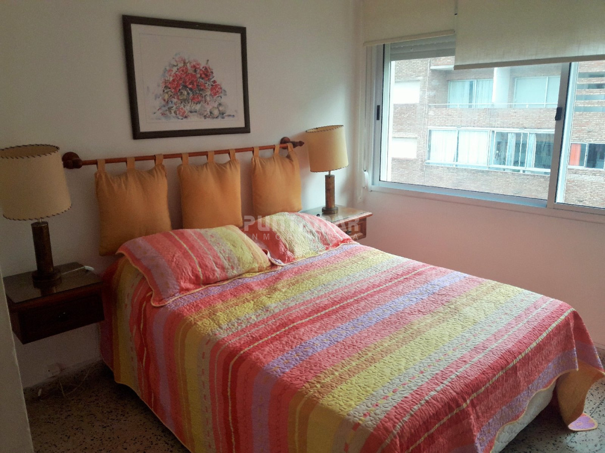 Apartamento ID.1267 - APARTAMENTO DE UN DORMITORIO UBICADO EN LA PENINSULA, CUENTA CON COCHERA Y GASTOS COMUNES BAJOS