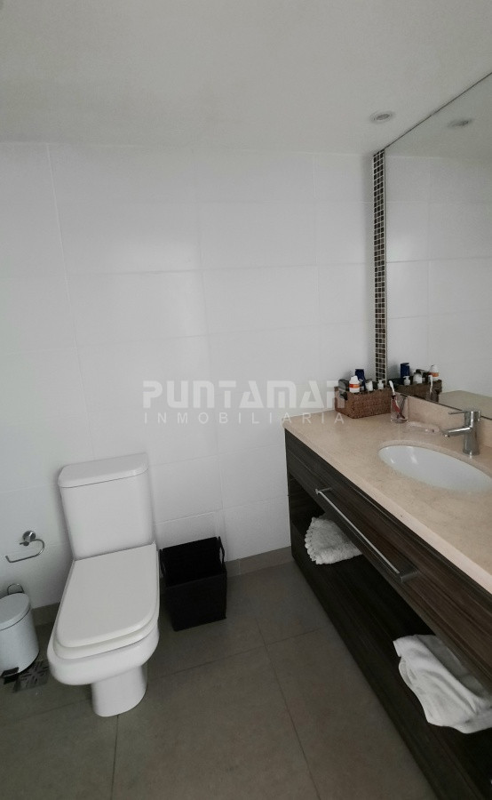 Apartamento ID.212848 - DEPARTAMENTO DE 2 DORMITORIOS EN EDIFICIO DE CATEGORIA CON VISTA AL MAR