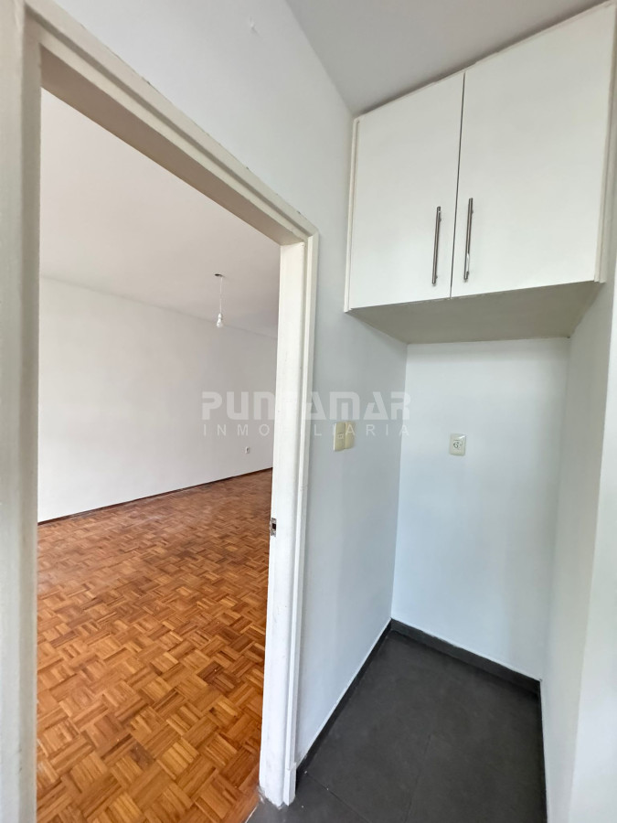 Apartamento ID.213675 - OPORTUNIDAD VENTA APARTAMENTO 2  DORMITORIOS EN POCITOS 100 METROS DE LA RAMBLA
