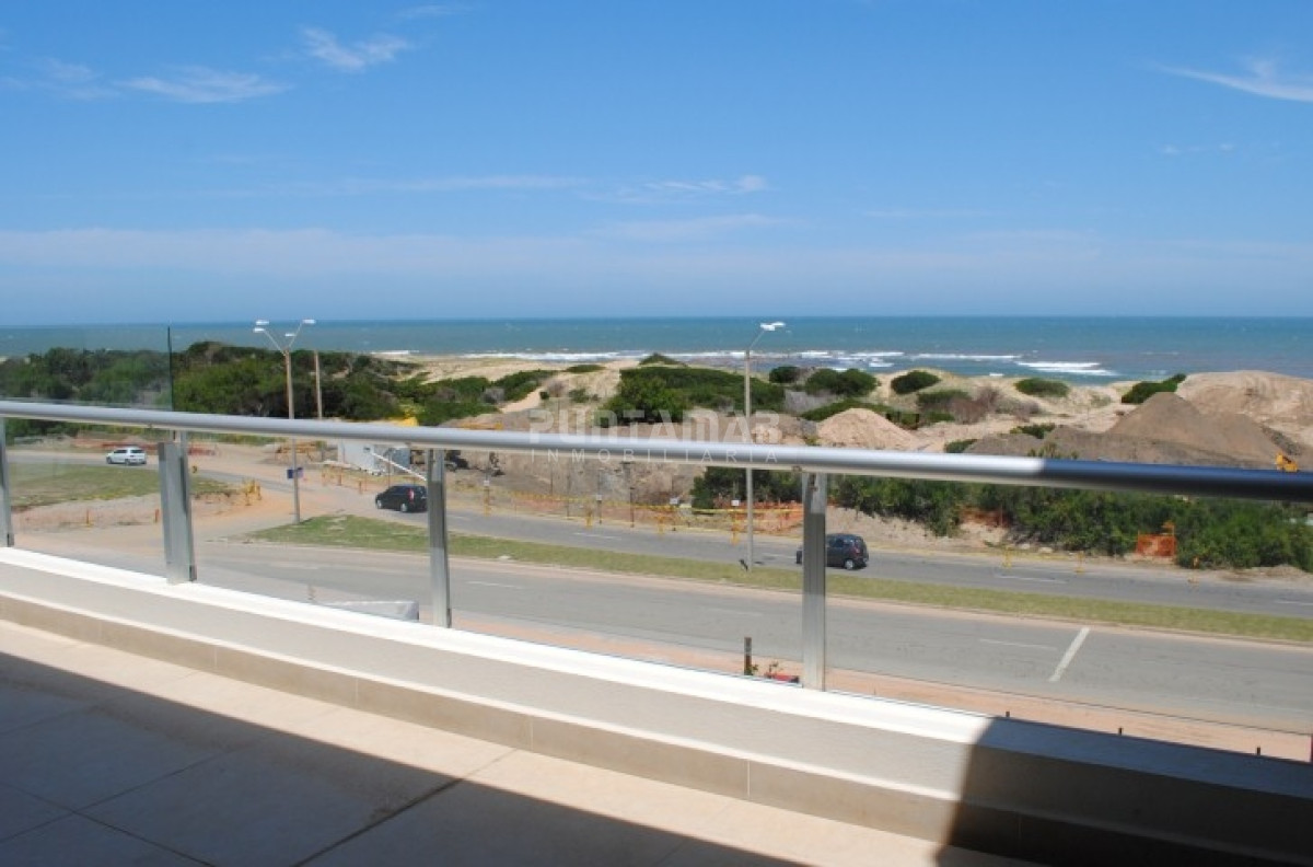 Apartamento ID.213106 - ALQUILER HERMOSO APARTAMENTO 4 DORMITORIOS FRENTE AL MAR