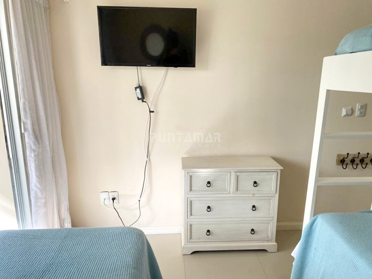 Apartamento ID.213073 - OPORTUNIDAD APARTAMENTO 2 DORM CON TERRAZA A 1 CUADRA DEL MAR