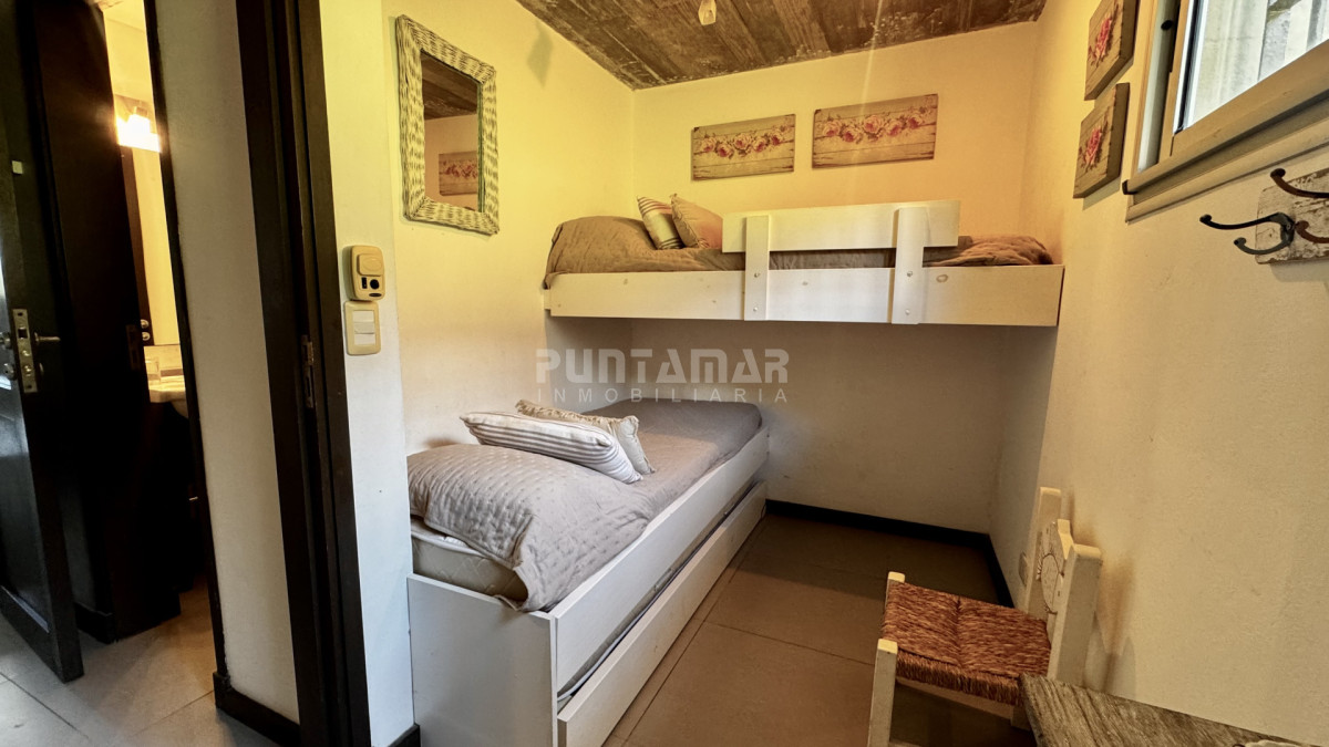 Apartamento ID.213853 - ALQUILER HERMOSO TRIPLEX CON VISTA AL MAR EN LA BARRA