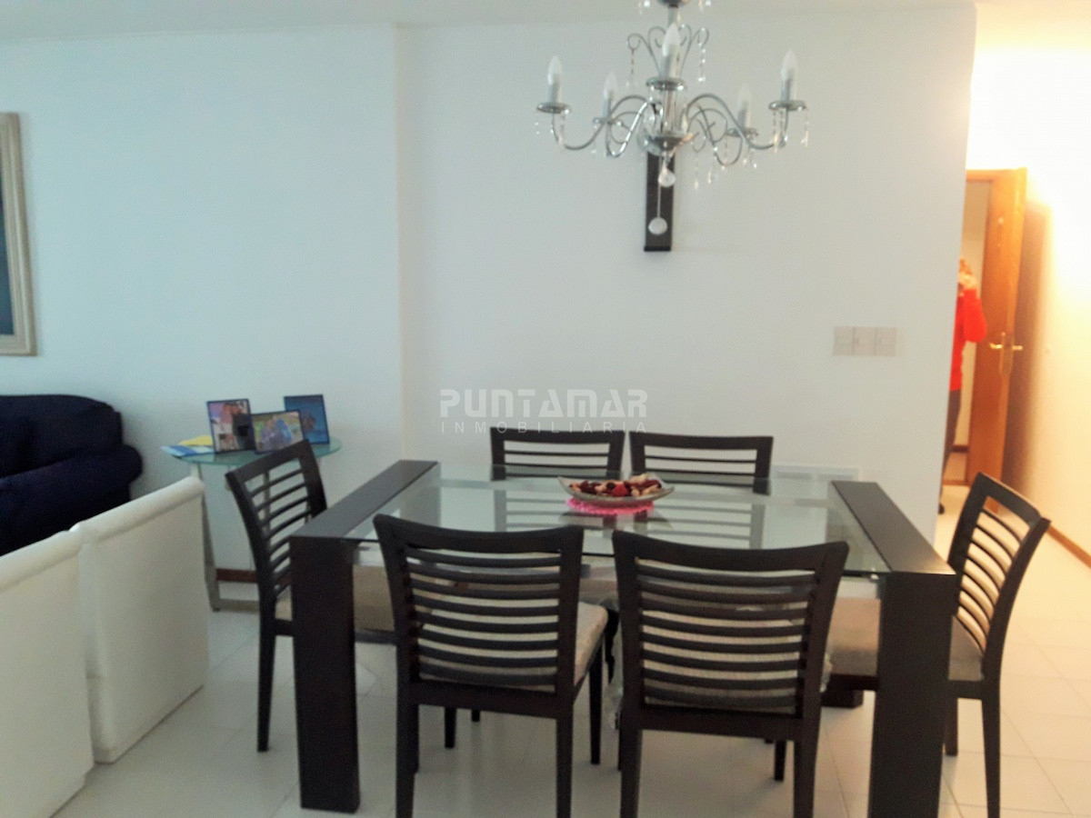 Apartamento ID.211857 - EDIFICIO CON AMENITIS A PASOS DE PLAYA BRAVA , DOS DORMITORIOS Y DEPENDENCIA DE SERVICIO.