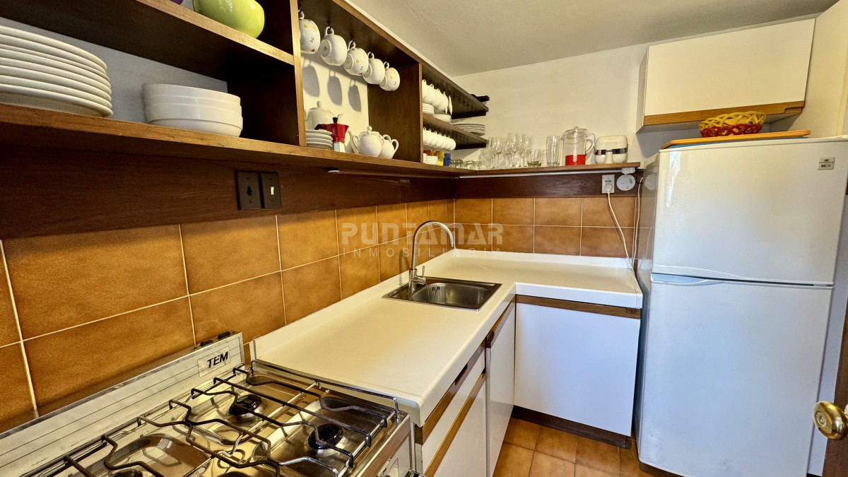 Apartamento ID.1049 - ALQUILER HERMOSO APARTAMENTO CON VISTA AL MAR EN PUNTA DEL ESTE