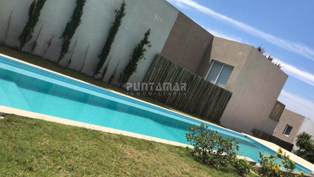 Apartamento ID.211984 - APARTAMENTO EN ALQUILER CON UN LINDO PATIO CON PARRILLERO Y JARDIN SUPER DISFRUTABLE. 