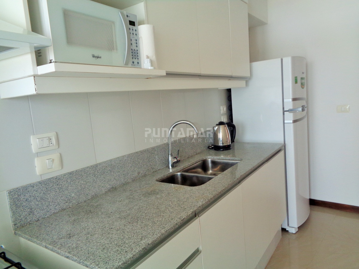Apartamento ID.211840 - DIVINO APARTAMENTO UBICADO EN PLANTA BAJA CON TERRAZA AL PARQUE , PARRILLERO PROPIO Y  VISTA PANORAMICA HACIA LA PLAYA Y PUESTA DE SOL.