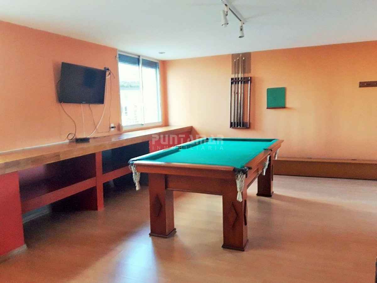 Apartamento ID.211838 - MUY LINDO APARTAMENTO , PISO ALTO CON VISTA LATERAL HACIA PLAYA BRAVA, LIVING COMEDOR CON ACCESO A TERRAZA AMPLIA Y LUMINOSA.