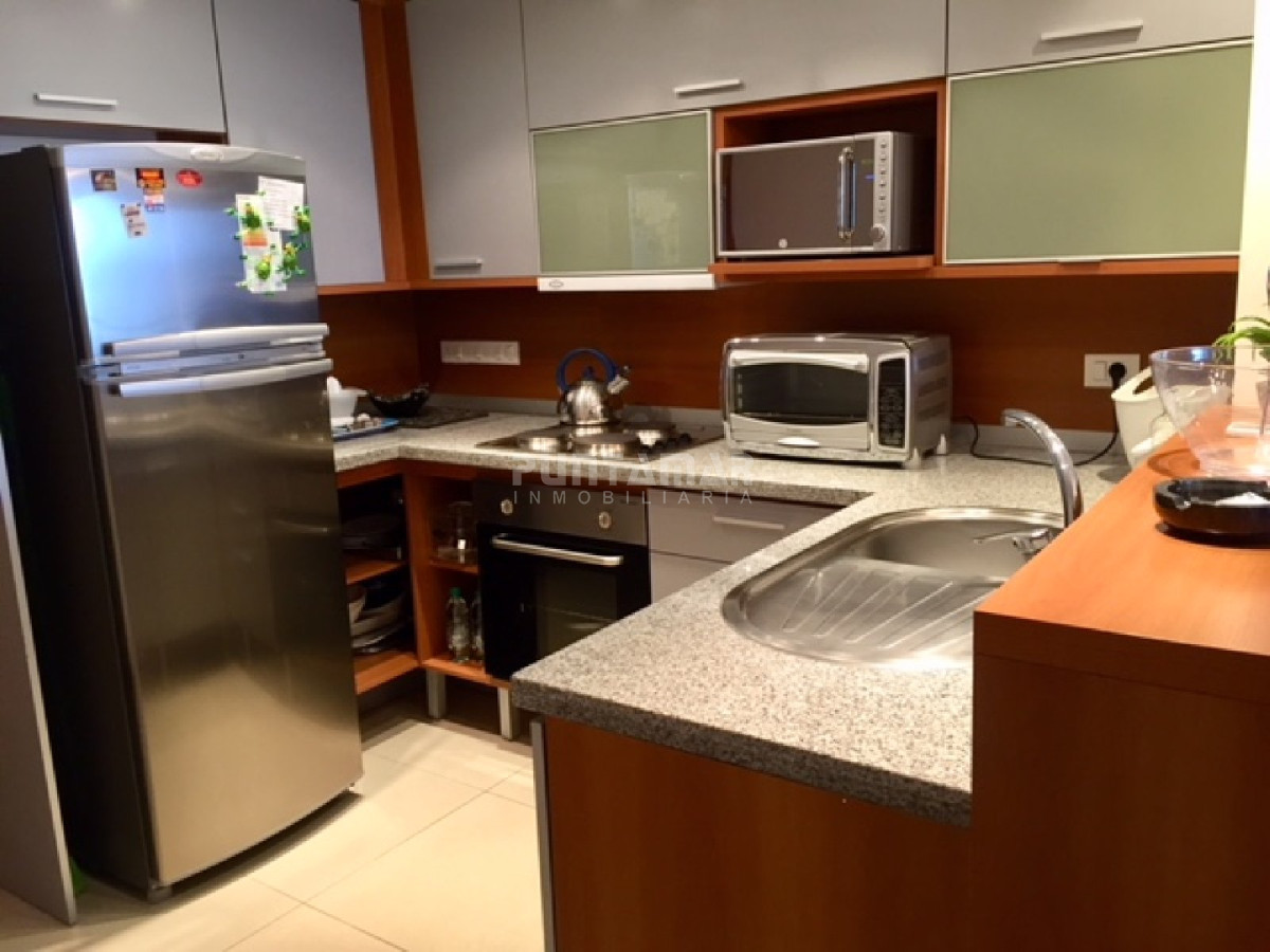 Apartamento ID.7021 - APARTAMENTO EN VENTA EN EDIFICIO TRESSESENTA , PISO ATO AL FRENTE