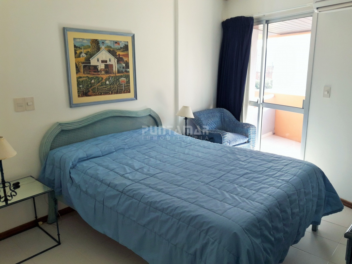Apartamento ID.211838 - MUY LINDO APARTAMENTO , PISO ALTO CON VISTA LATERAL HACIA PLAYA BRAVA, LIVING COMEDOR CON ACCESO A TERRAZA AMPLIA Y LUMINOSA.