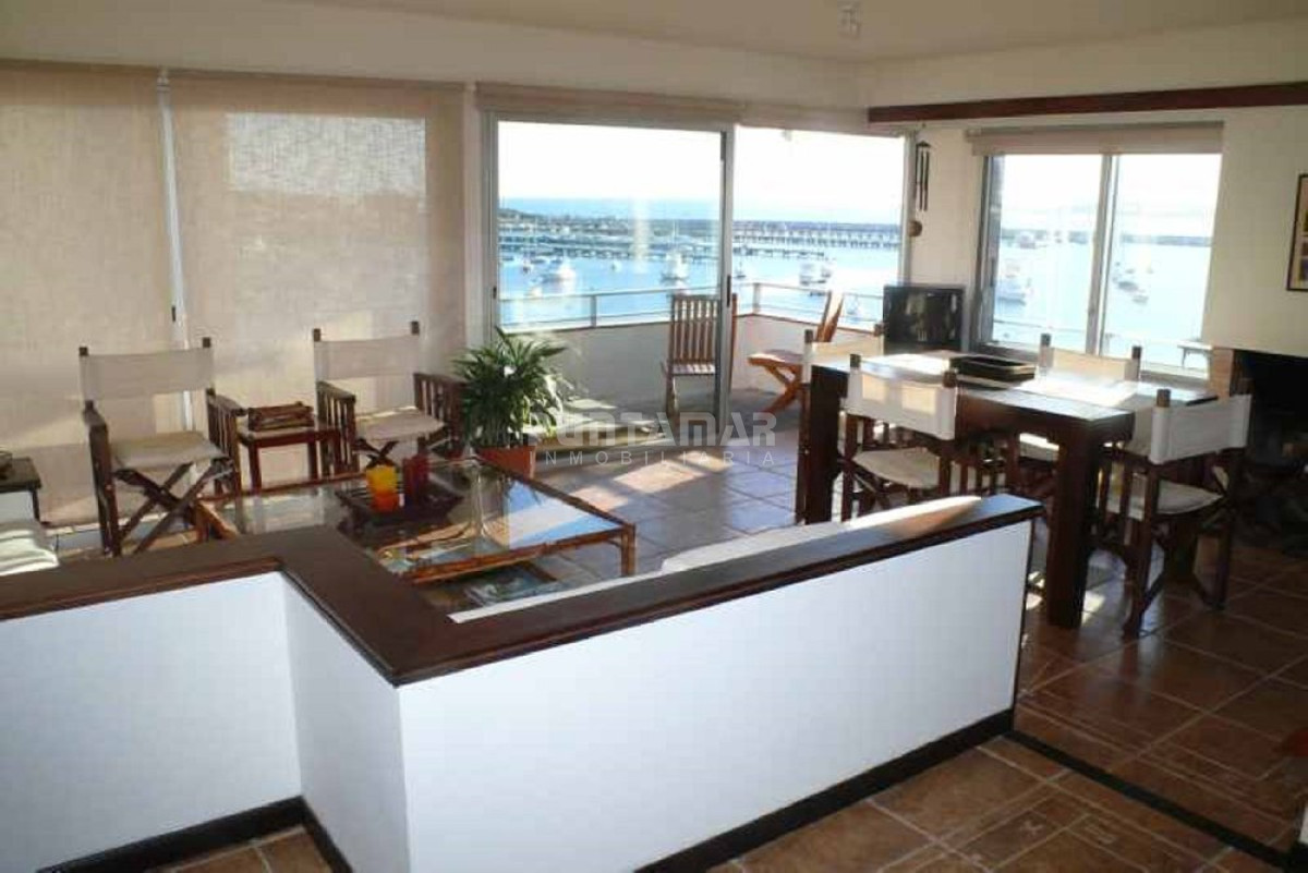 Apartamento ID.1032 - ALQUILER INVERNAL Y TEMPORADA DE VERANO, FRENTE AL PUERTO DE PUNTA DEL ESTE, CON HERMOSA VISTA AL MAR 