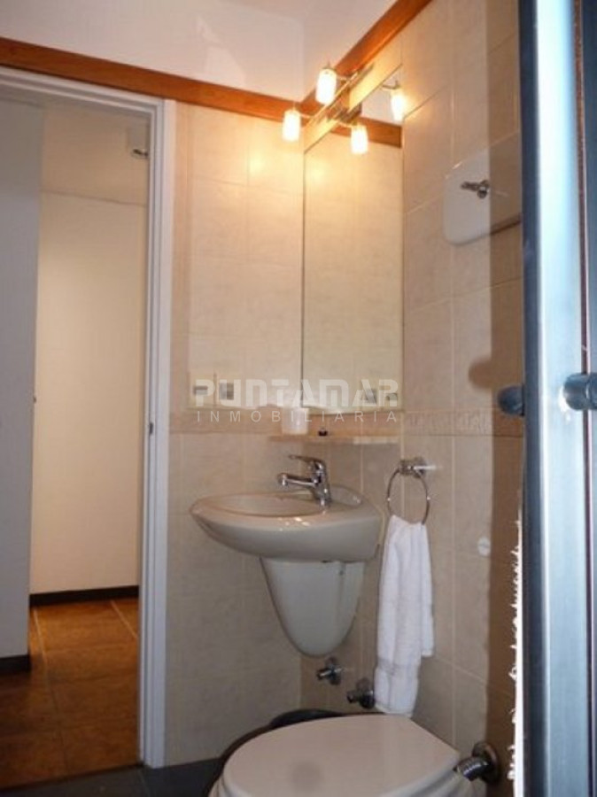 Apartamento ID.1032 - ALQUILER INVERNAL Y TEMPORADA DE VERANO, FRENTE AL PUERTO DE PUNTA DEL ESTE, CON HERMOSA VISTA AL MAR 