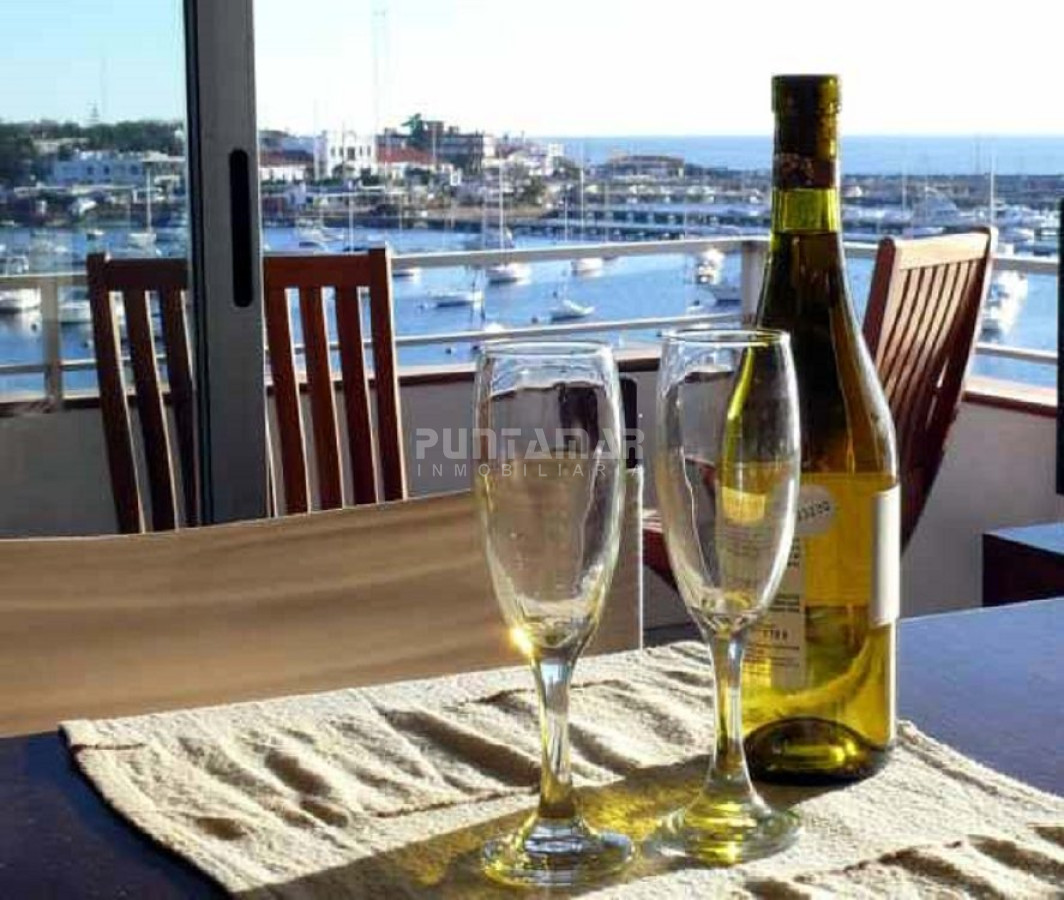 Apartamento ID.1032 - ALQUILER INVERNAL Y TEMPORADA DE VERANO, FRENTE AL PUERTO DE PUNTA DEL ESTE, CON HERMOSA VISTA AL MAR 