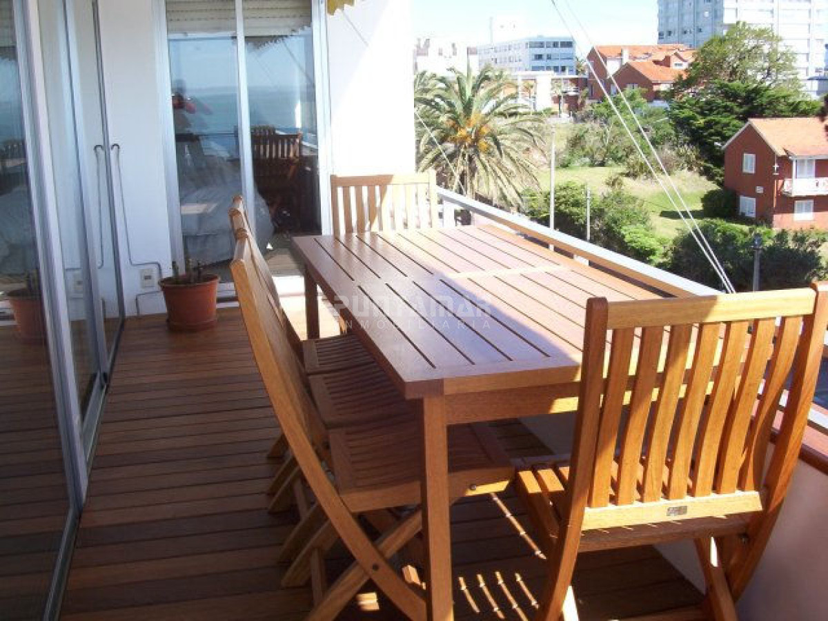 Apartamento ID.1032 - ALQUILER INVERNAL Y TEMPORADA DE VERANO, FRENTE AL PUERTO DE PUNTA DEL ESTE, CON HERMOSA VISTA AL MAR 