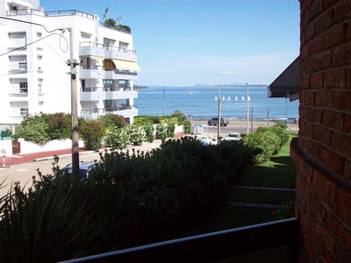 Apartamento ID.1049 - Alquiler de Apartamento en Peninsula, 1 dormitorios 