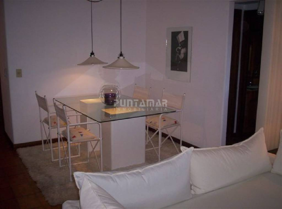 Apartamento ID.1049 - Alquiler de Apartamento en Peninsula, 1 dormitorios 