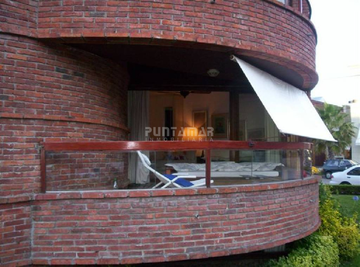 Apartamento ID.1049 - Alquiler de Apartamento en Peninsula, 1 dormitorios 