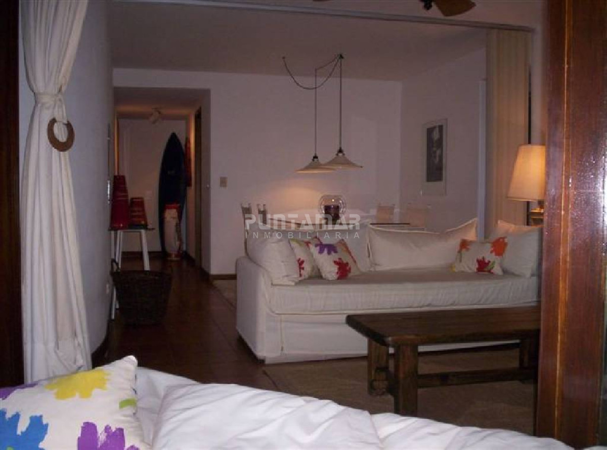 Apartamento ID.1049 - Alquiler de Apartamento en Peninsula, 1 dormitorios 