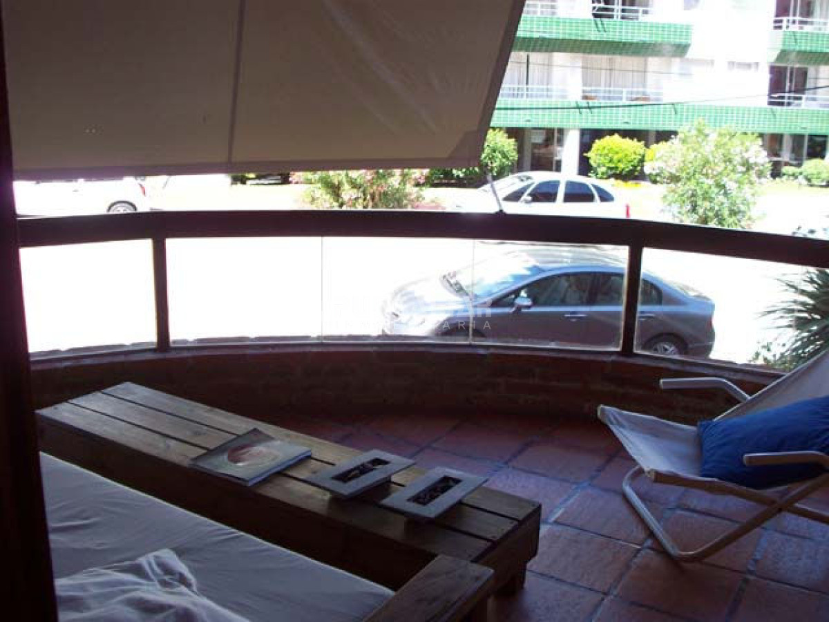 Apartamento ID.1049 - Alquiler de Apartamento en Peninsula, 1 dormitorios 