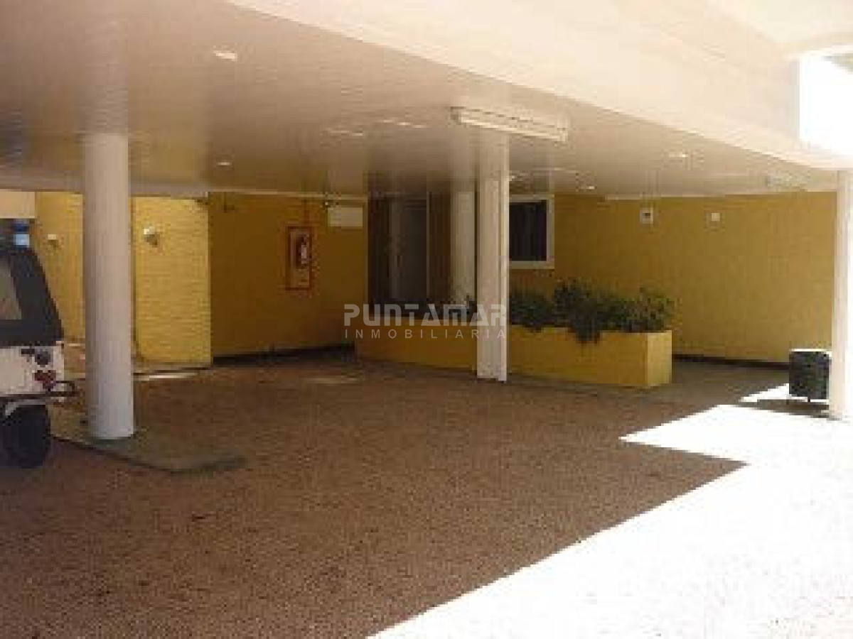 Apartamento ID.12011 - APARTAMENTO DE 3 DORMITORIOS EN RINCON DEL INDIO FRENTE AL MAR