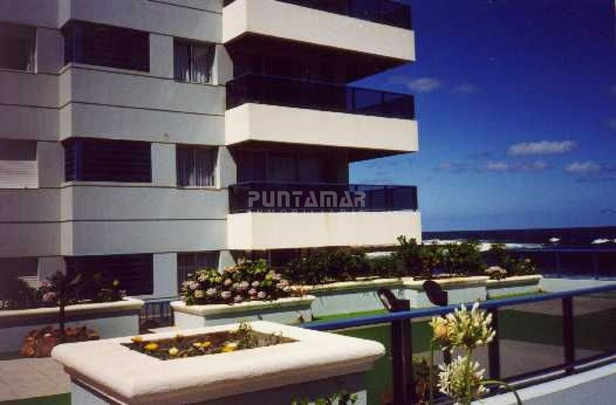 Apartamento ID.1232 - Departamento en la Península frente al mar