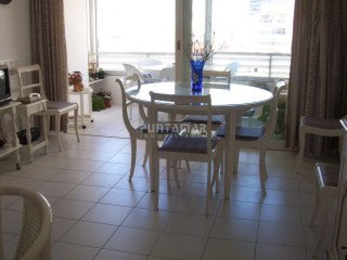 Apartamento ID.1254 - Edificio con servicio de mucamas ubicado en La Península a pasos del puerto