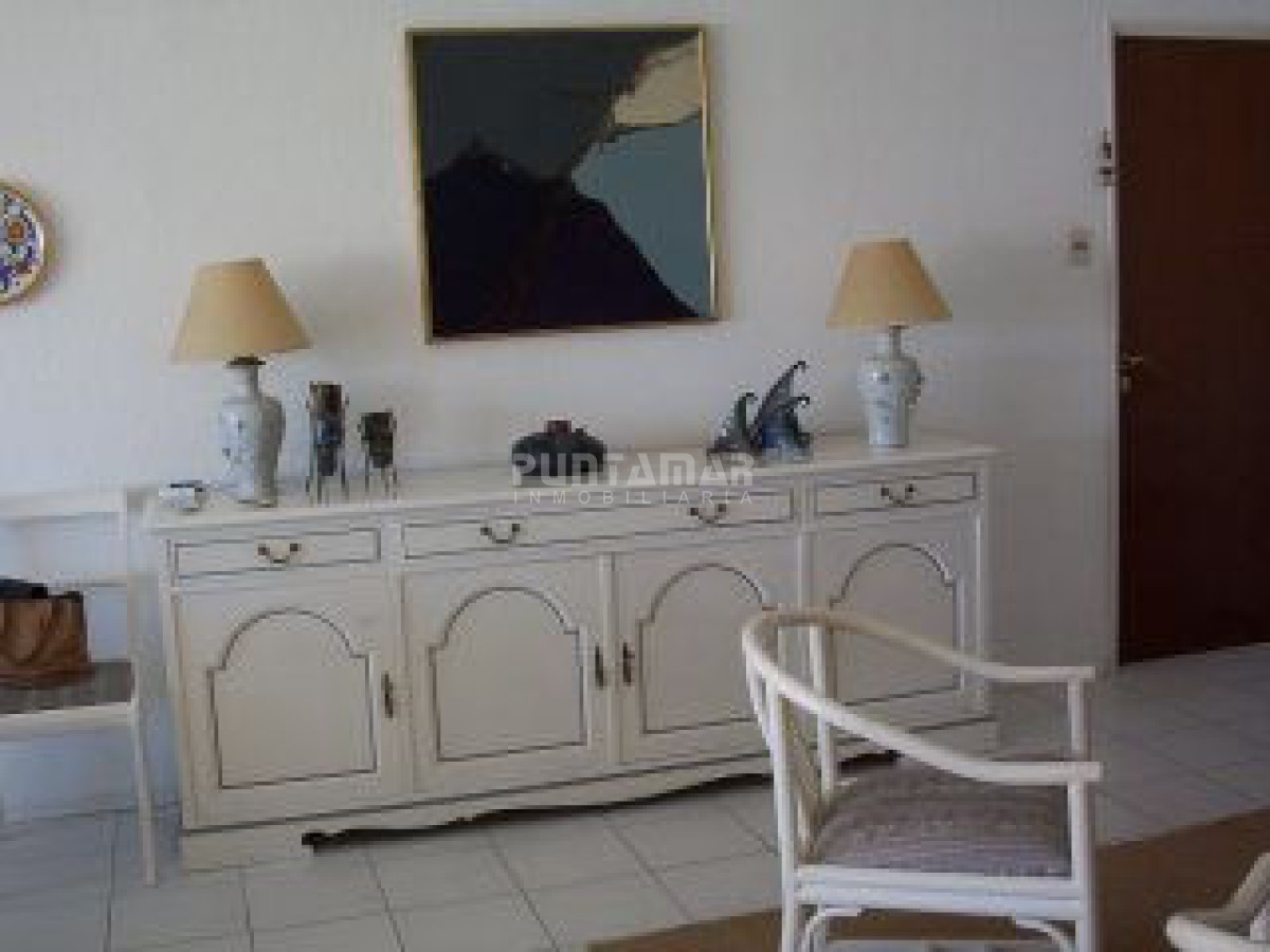 Apartamento ID.1254 - Edificio con servicio de mucamas ubicado en La Península a pasos del puerto