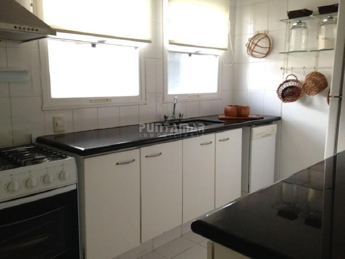 Apartamento ID.13030 - Apartamento en La Barra, 3 dormitorios *