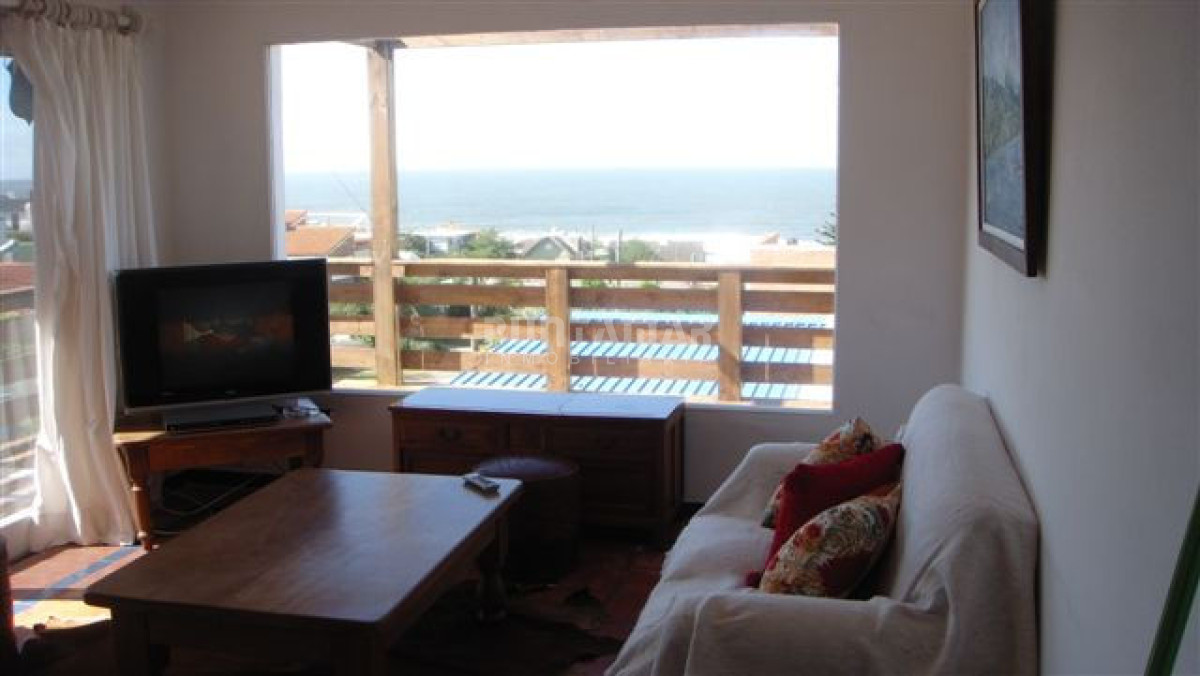 Apartamento ID.13081 - Alquiler de Apartamento en La Barra, 3 dormitorios 3 baños
